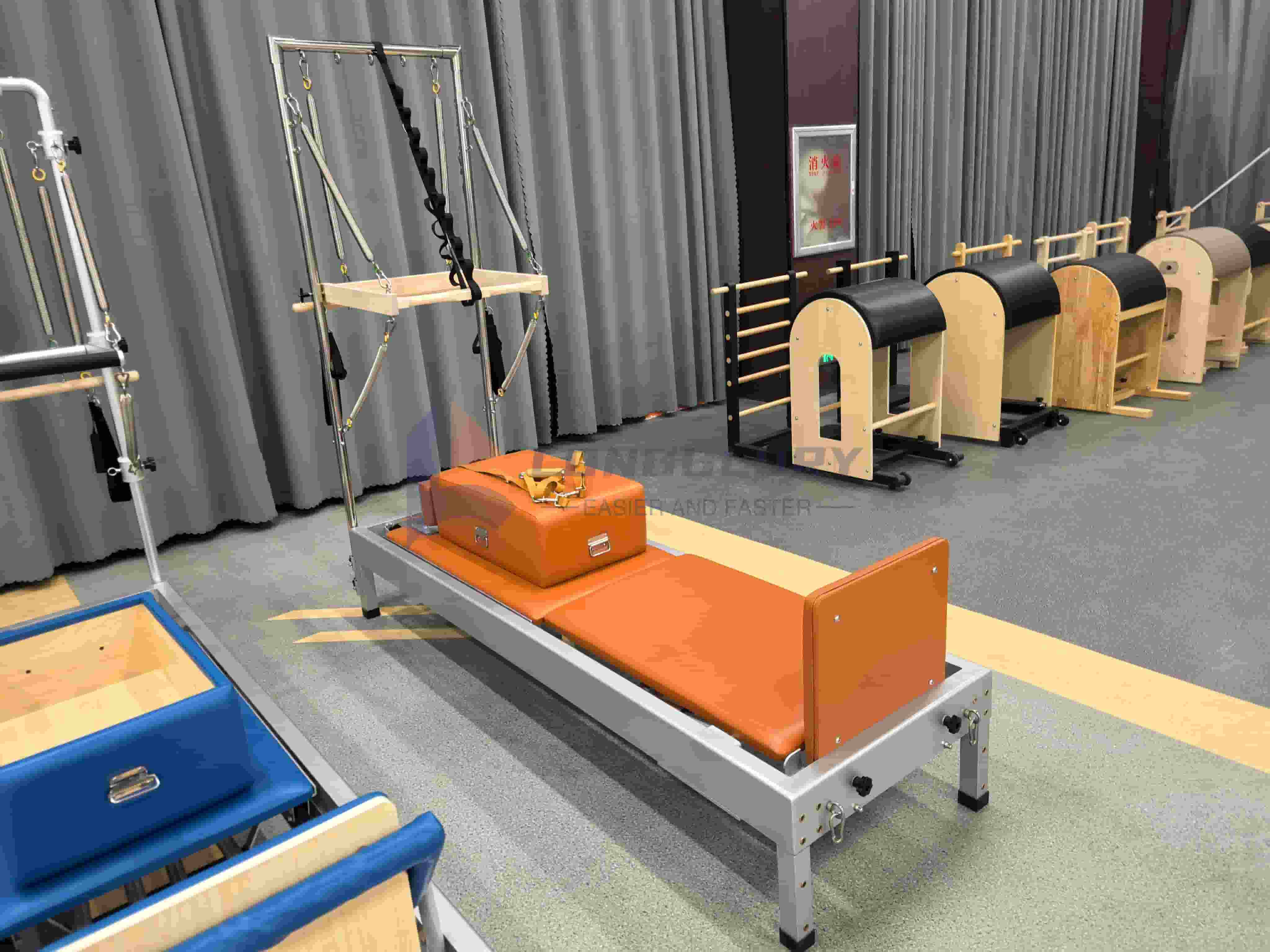 கோபுரத்துடன் கூடிய அலுமினியம் பைலேட்ஸ் சீர்திருத்தவாதி